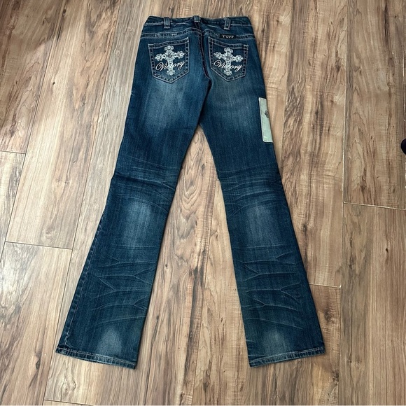 Worn once Cowgirl Tuff Victory Boot Cut Jeans with Cross Cream Embroidery 26x35 - Picture 3 of 7